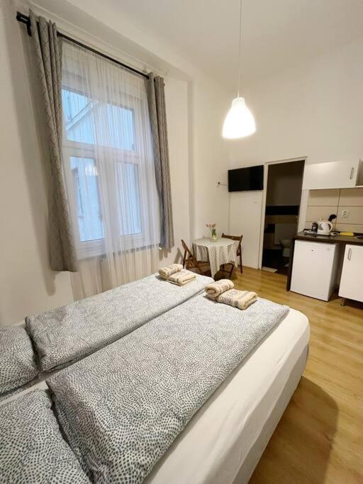 12# Sunflower Cozy Apartment Budapest Ngoại thất bức ảnh