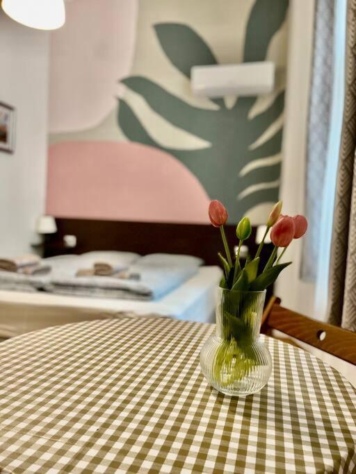 12# Sunflower Cozy Apartment Budapest Ngoại thất bức ảnh